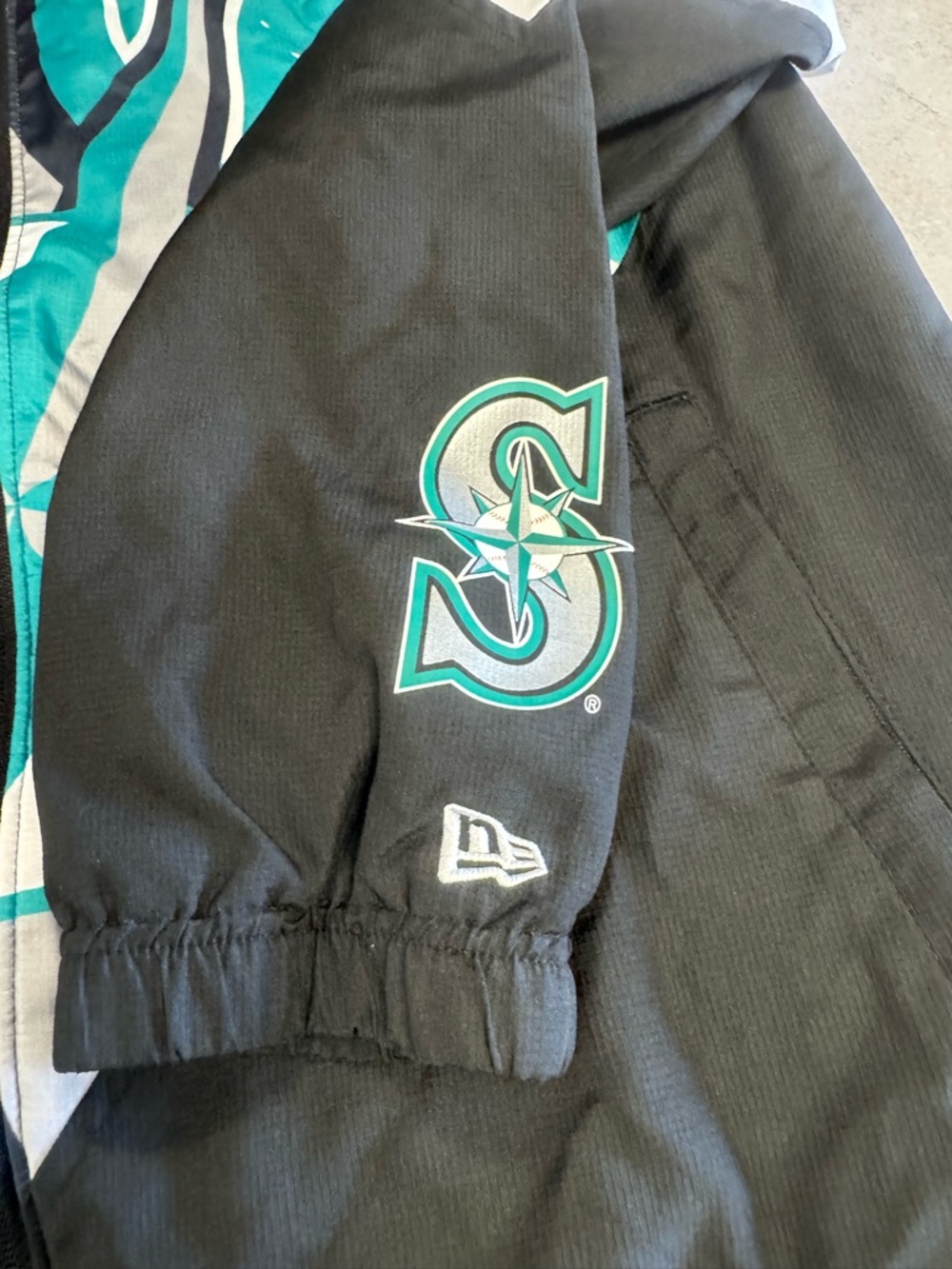 Seattle Mariners Jacket - Picture 6 of 11